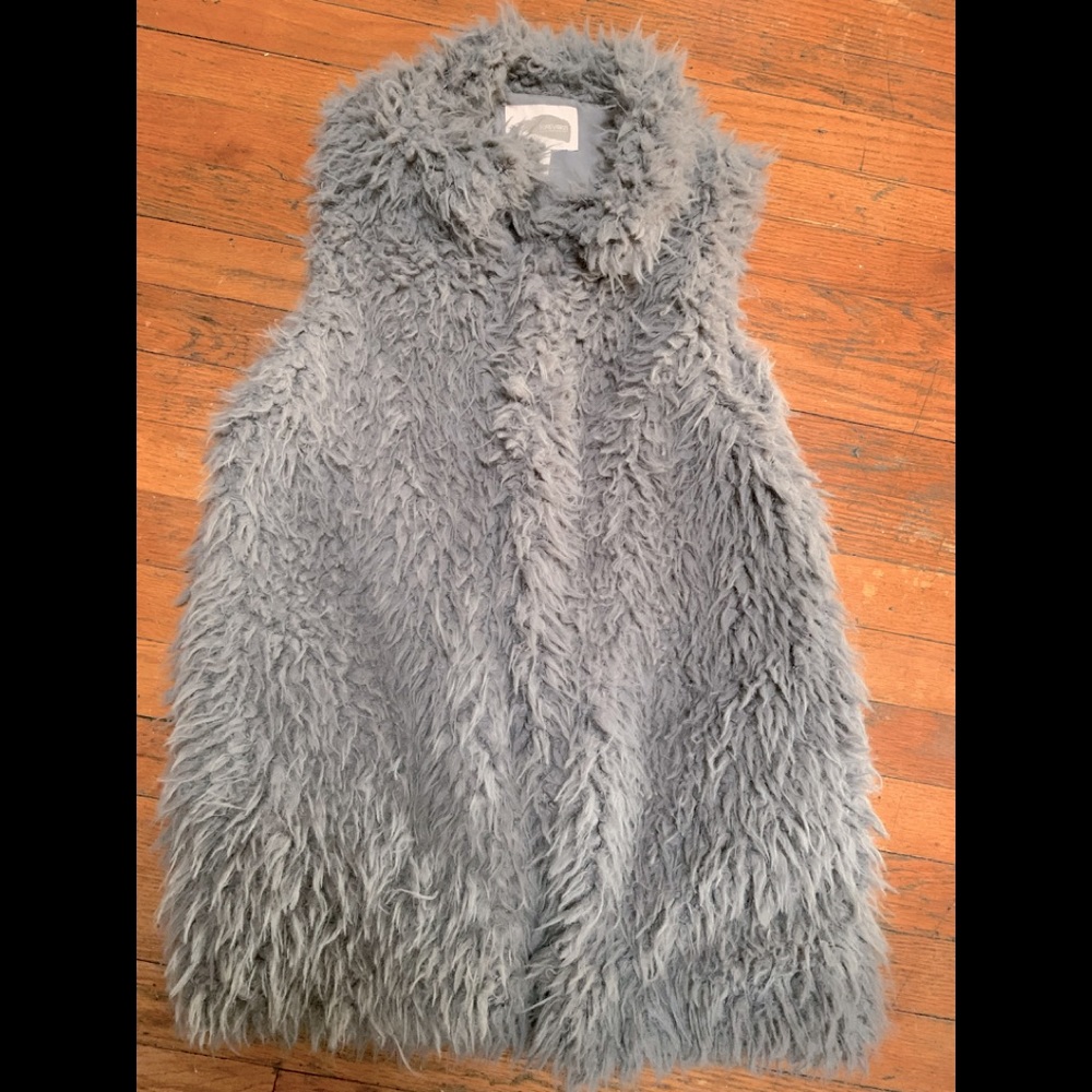 Forever 21 Women Fluffy Soft Vest with pockets M